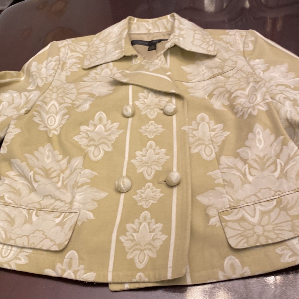 Pale yellow green brocade blazer. Size 14. - Picture 2 of 12